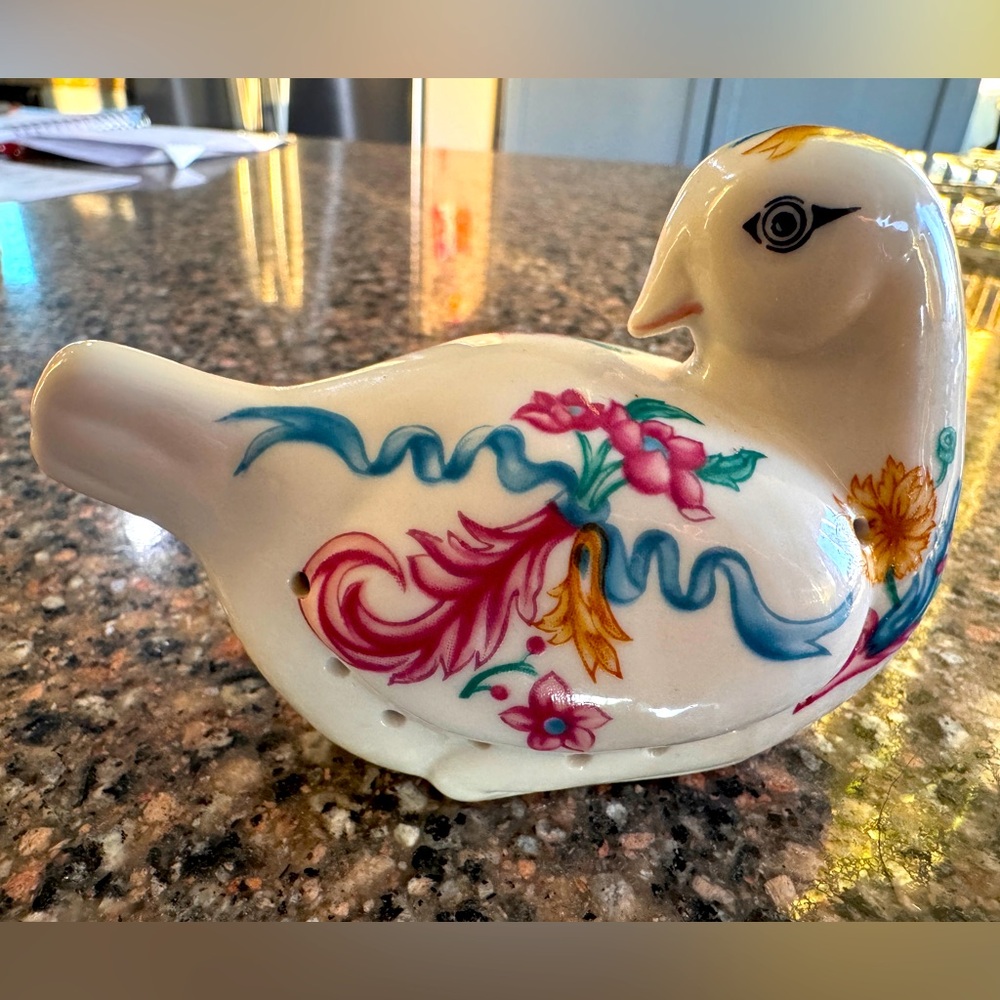 VTG Ceramic Dove Bird Pomander Palais de Versailles  Elizabeth Arden